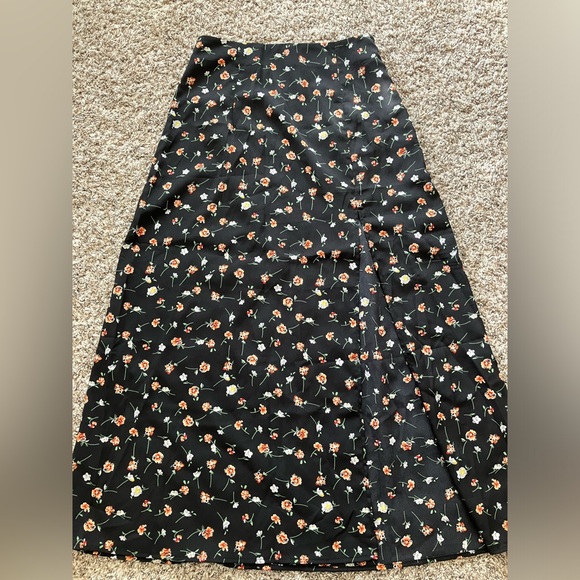 Floral skirt - Picture 2 of 8